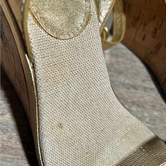 Coach Ellette open toe strapped wedge sandals with flowers 🌸 on the wedges - Picture 9 of 16